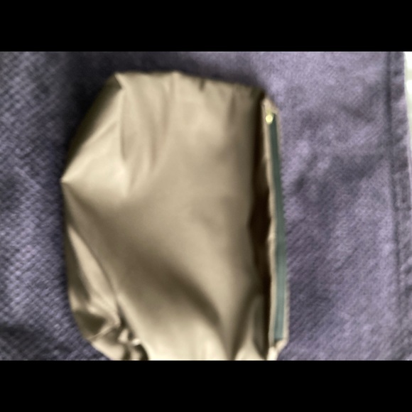 Classic bucket handbag - Picture 6 of 6